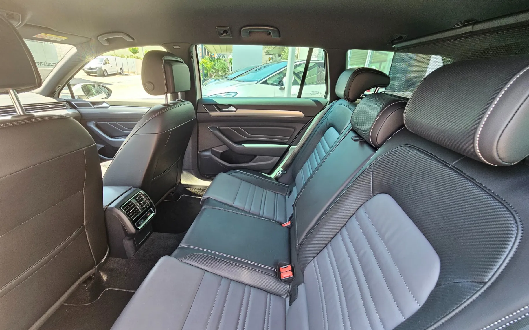 Zunanja slika - Volkswagen Passat - 4motion 2.0 TDI DSG R-Line - 8
