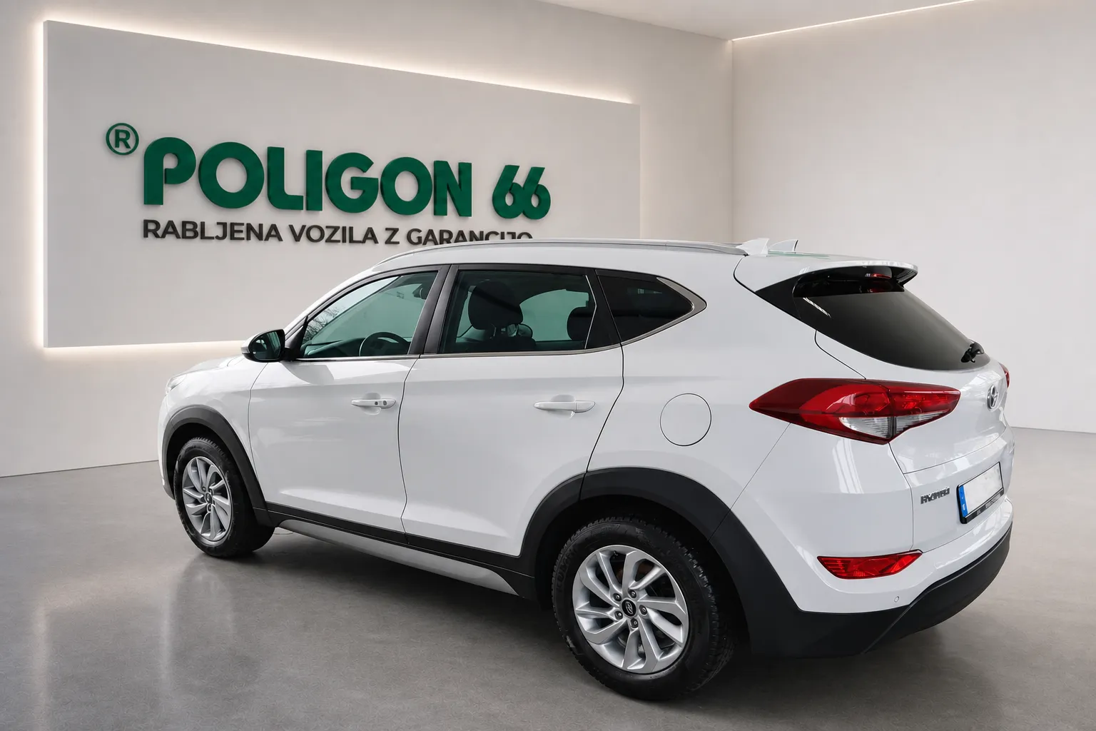 Zunanja slika - Hyundai Tucson - 1.7 CRDI-KAMERA-ODLIČEN-M 2019-1 LASTNIK... - 5