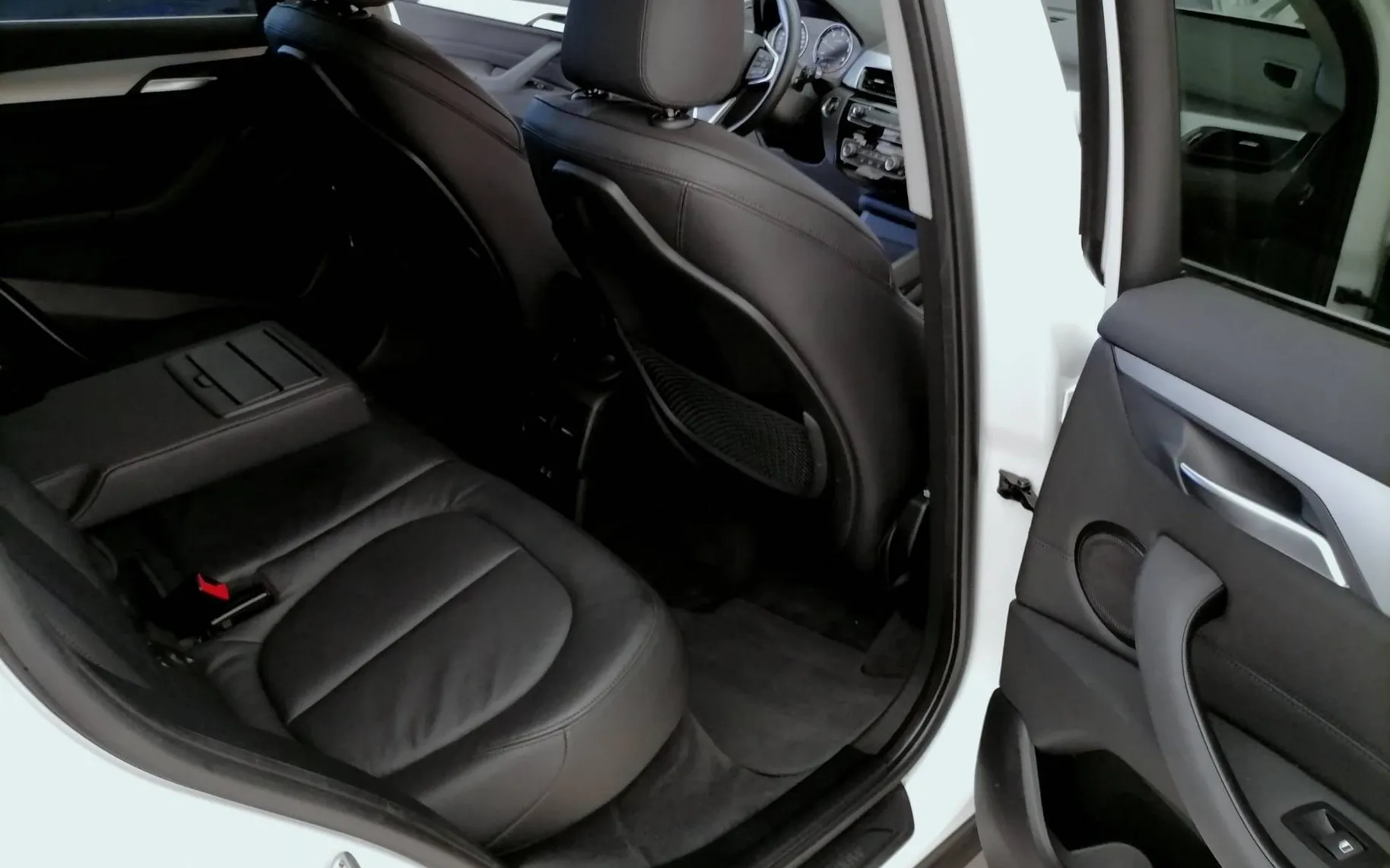 Notranja slika - BMW serija X1: - 2.0d Sport Line LED PERLA ALU USNJE 1.LASTNIK - 8