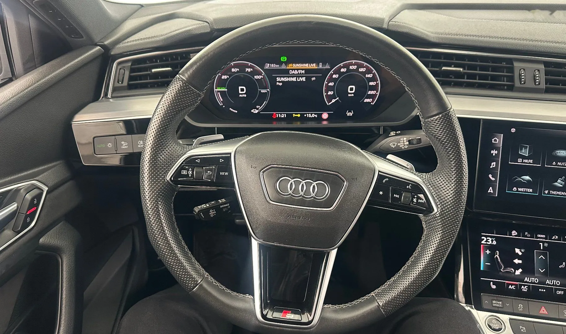 Zunanja slika - Audi e-tron - 55 quattro S line.NEMŠKI+4ALU.KAMERA.USNJE.KLJUKA - 9
