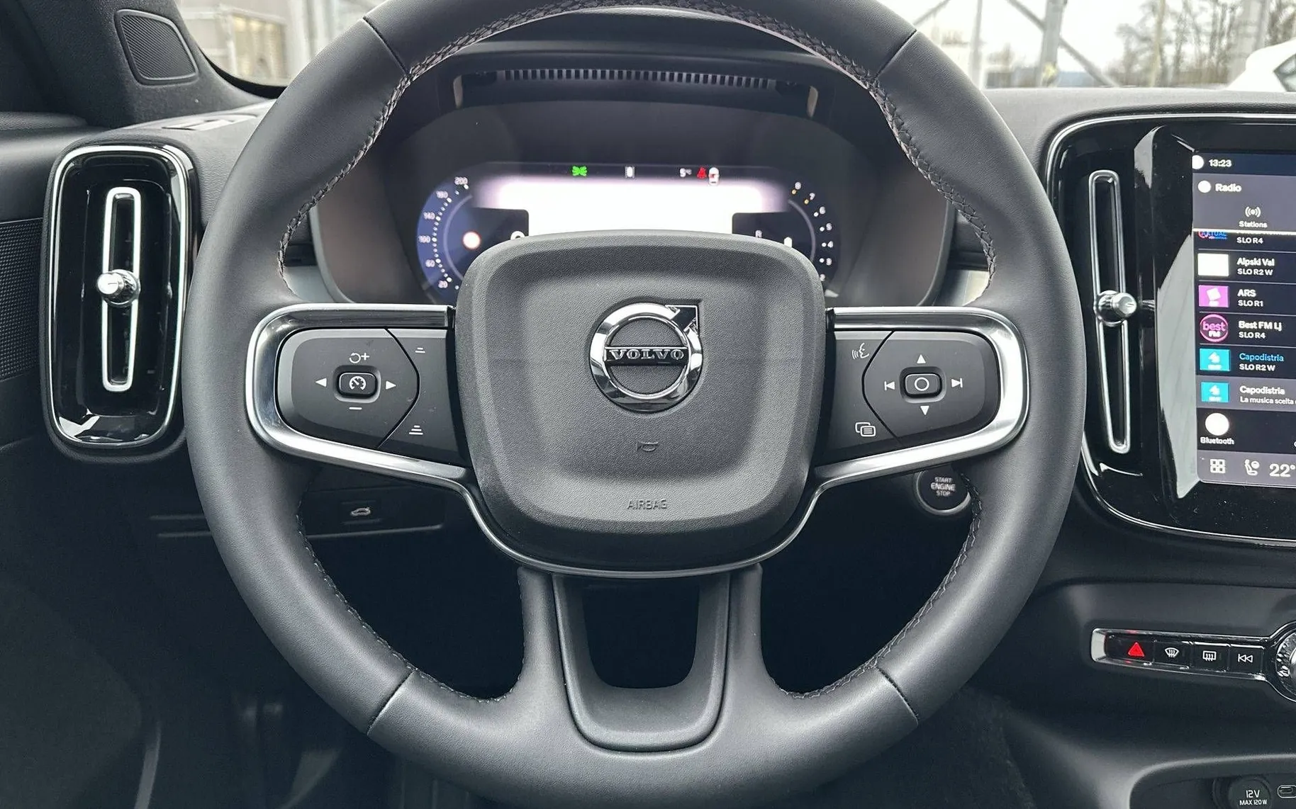 Notranja slika - Volvo XC40 - B3P Core Avt... - 13