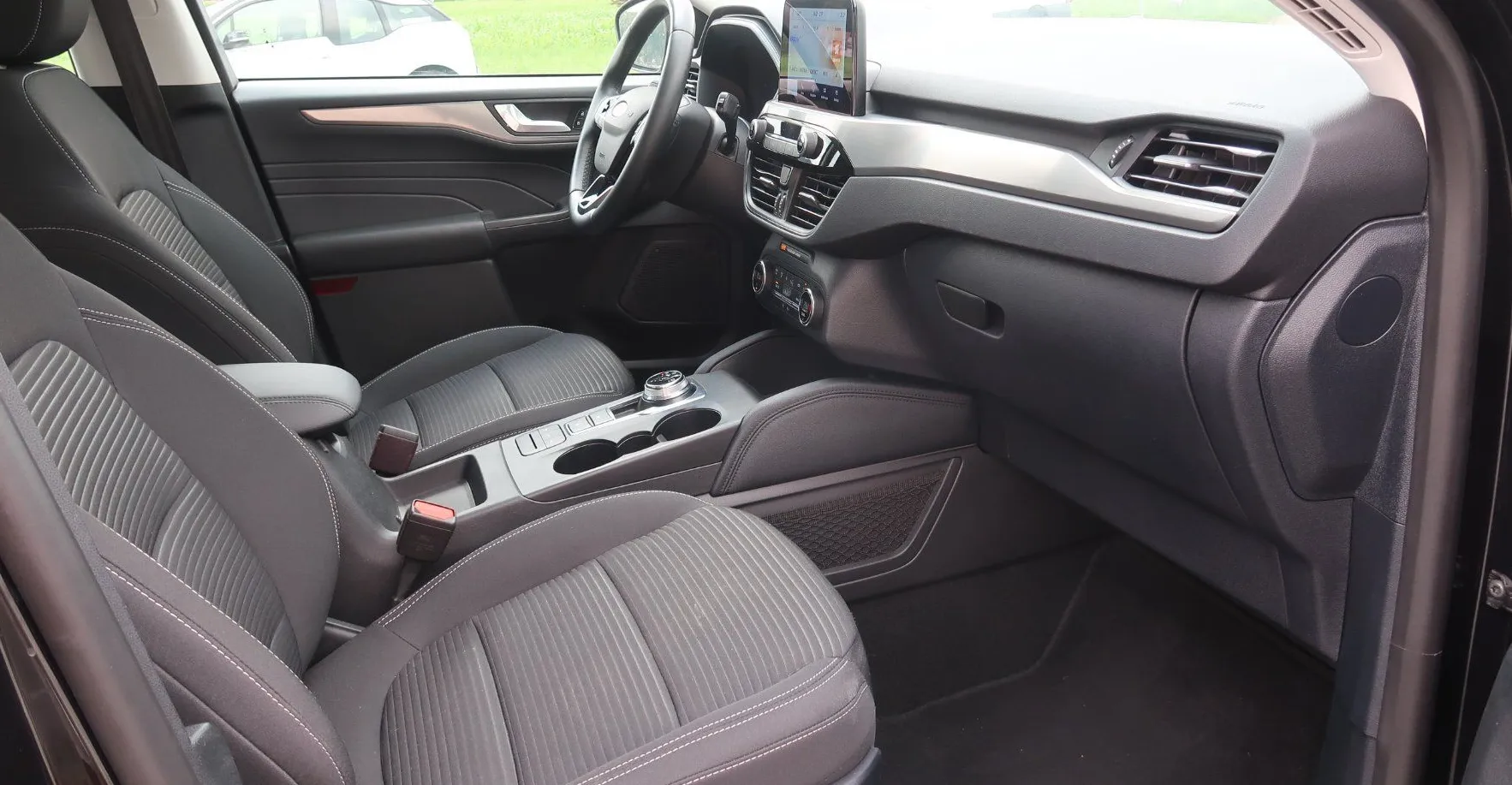 Zunanja slika - Ford Kuga - Titanium X 2.5 Duratec Hybrid 165kW PHEV-ALU-NAVI - 13