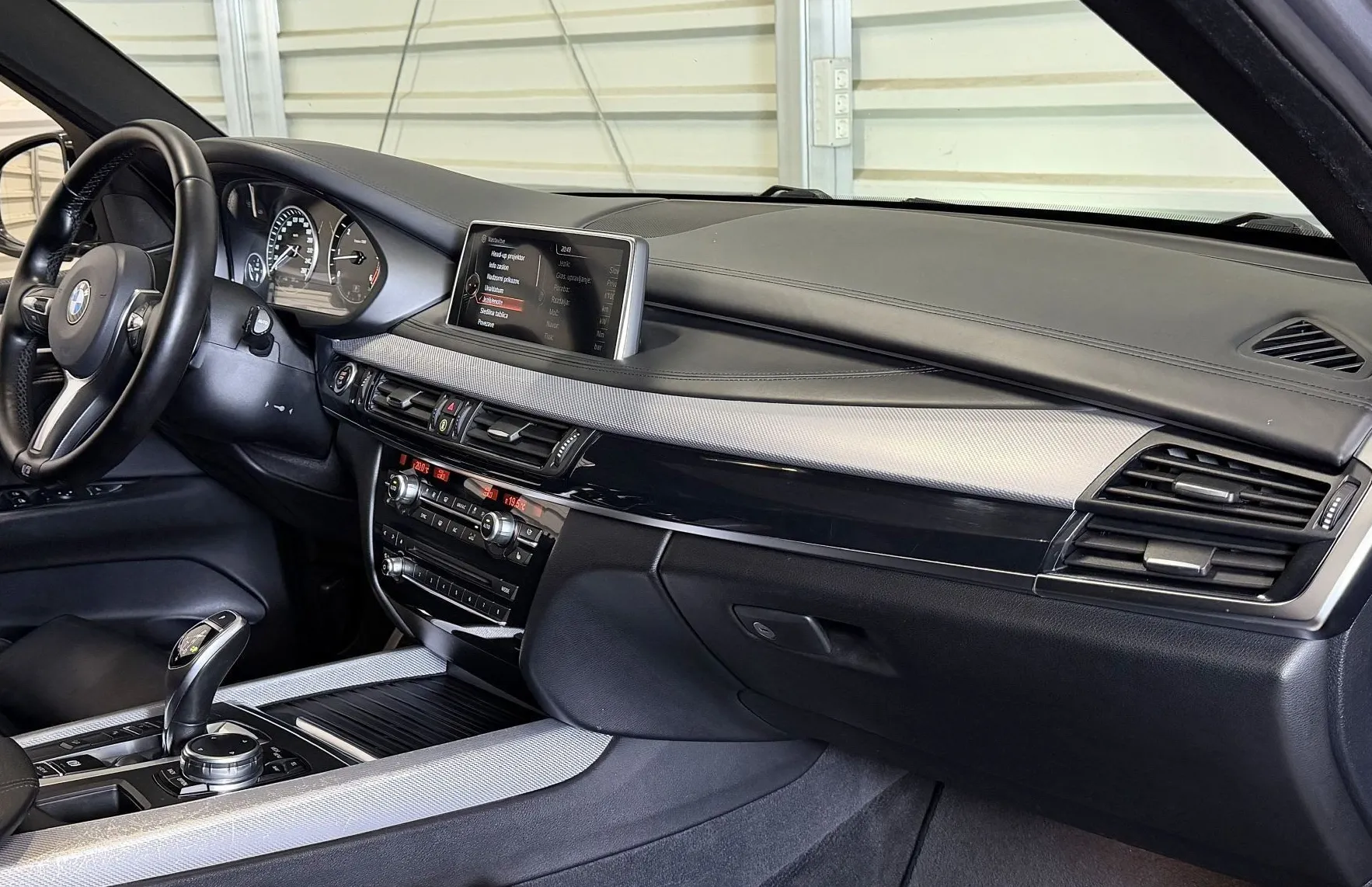 Zunanja slika - BMW X5 - serija : XDRIVE - PANO - HUD - GRET. SED. - KLJUKA - KAME - 14