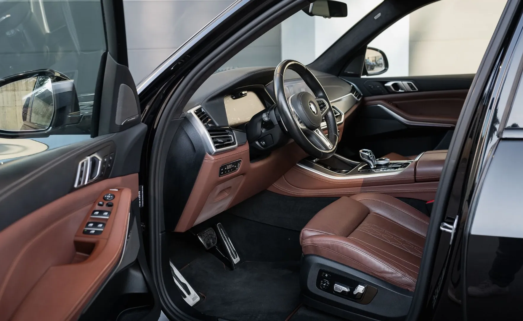 Zunanja slika - BMW X5 - serija : M50i Adaptivno M podvozje HarmanK Night vision - 20