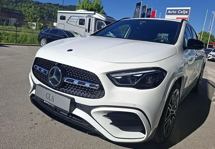 Zunanja slika - Mercedes-Benz GLA-Razred - GLA 180 AMG Line Avt. - 6