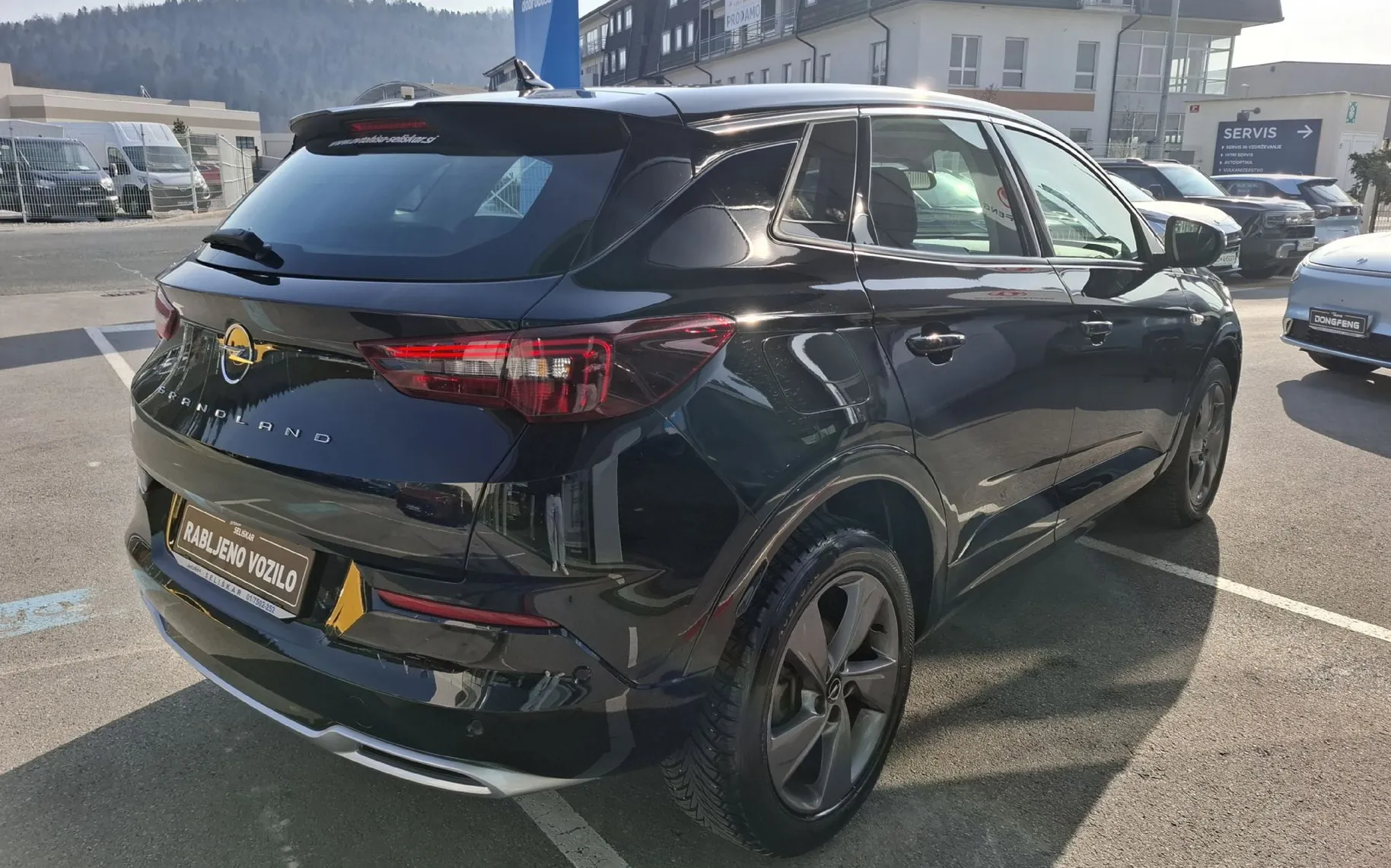 Zunanja slika - Opel Grandland - 1.2 TURBO 96KW - LEPO OHRANJEN - POTRJENA SERVISNA - 7