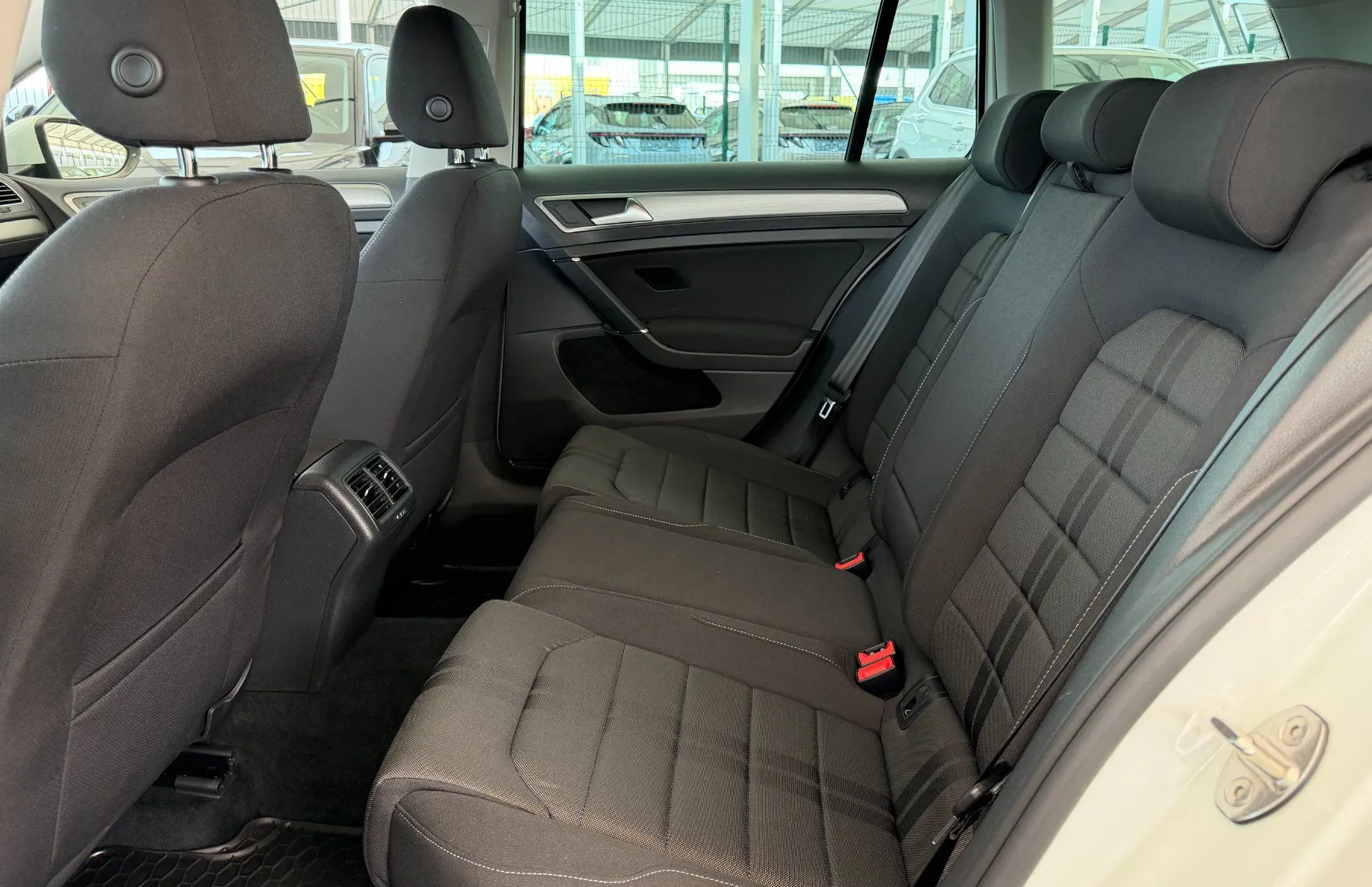 Zunanja slika - Volkswagen Golf - Variant R-Line Edition 1.4TSI SLO 1.Lastnik-XENON-TEMPOMAT - 11
