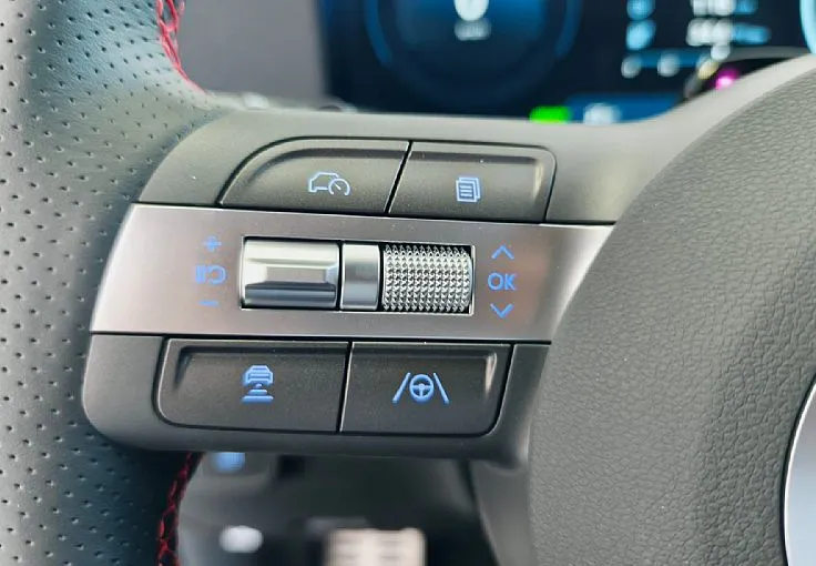 Zunanja slika - Hyundai Kona - 65kWh PREMIUM NLINE-AKT.T-TOP.ČR-AMBIENT-LED-VIDEO - 9