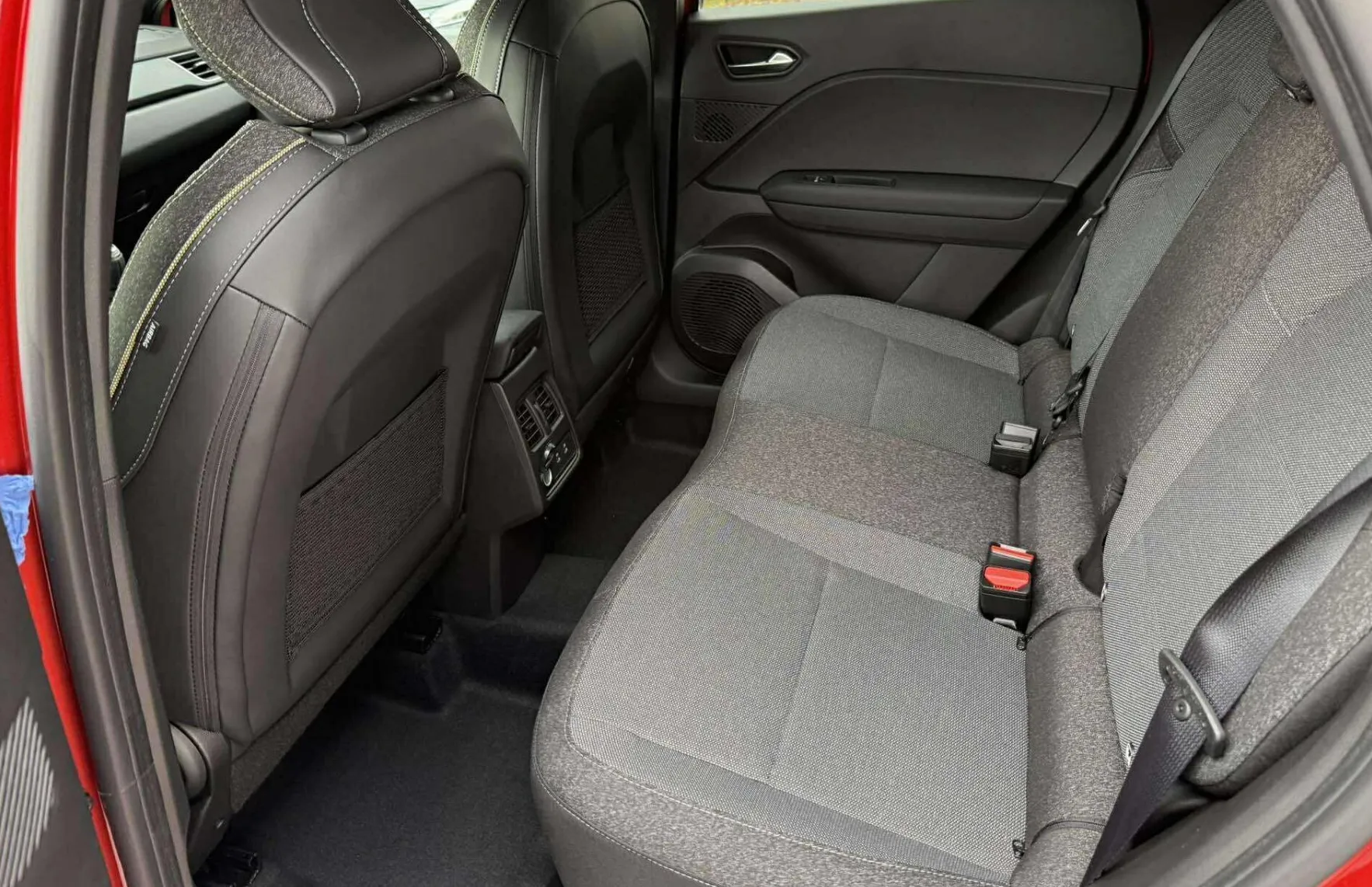 Zunanja slika - Renault Captur - TCe 140 techno AKCIJA ZALOGA - 10