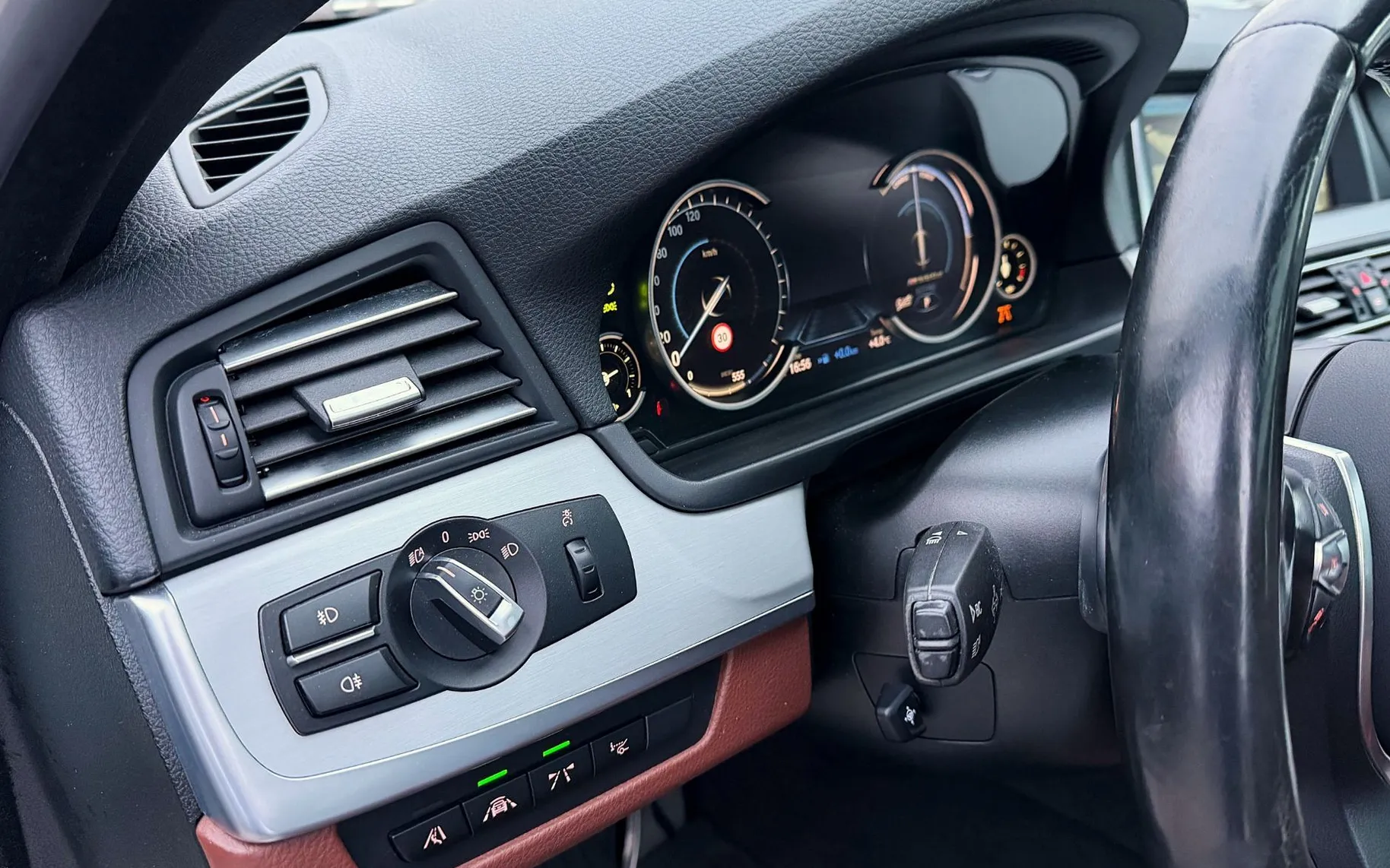 Zunanja slika - BMW Serija 5 - Touring: 530d xDrive M SPORT SLO 1.LASTNIK FULL LED ACC - 19