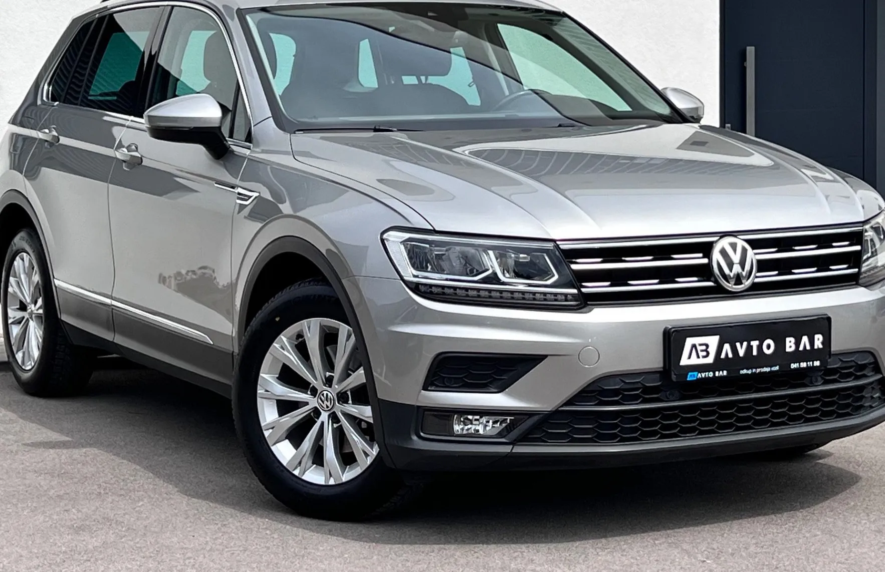 Zunanja slika - VW Tiguan - 1.4 TSI+1.LAST+SLO+LED+ACC+R.KAMERA - 1