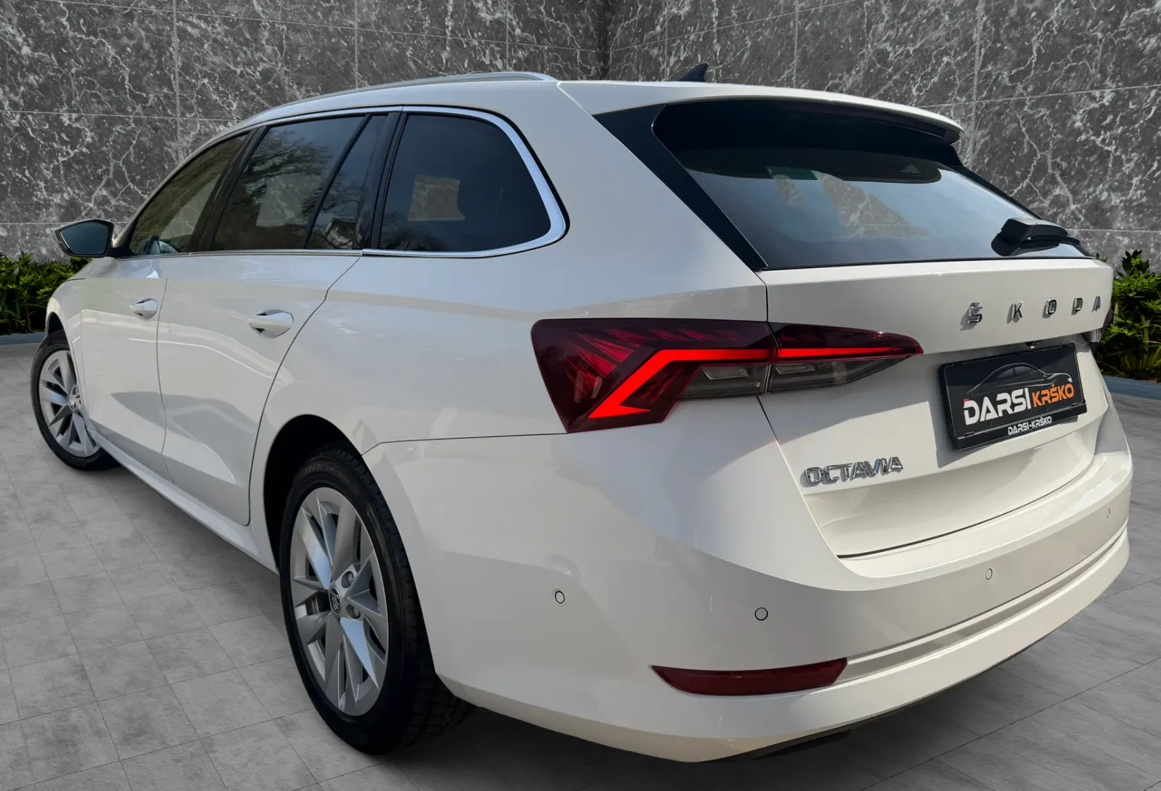 Zunanja slika - Škoda Octavia - 2.0TDI Style DSG 150PS MATRIX ACC PRIKLOP ALU17 - 6