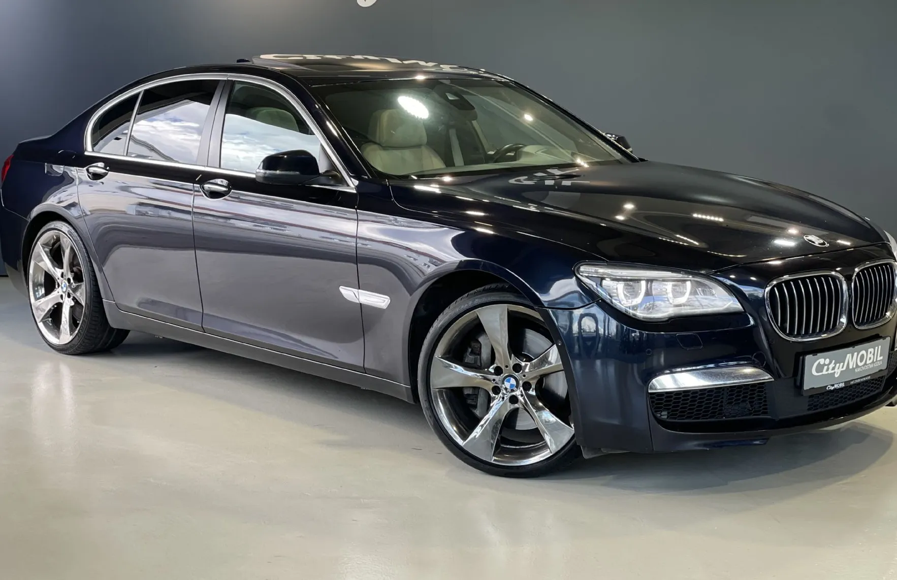 Zunanja slika - BMW Serija 7 - : 750d-xDrive-M OPTIK-NAVIGACIJA-INDIVIDUAL-MEMORY - 3