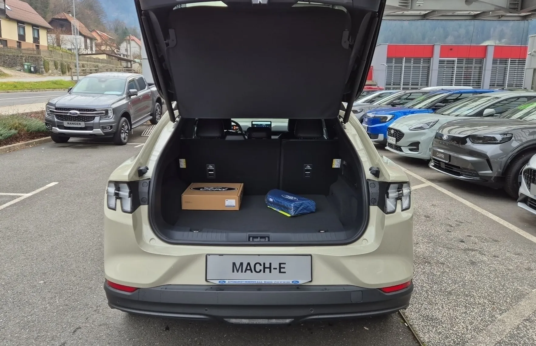 Zunanja slika - Ford Mustang Mach-e - PREMIUM 88kWh 276PS RWD-NA ZALOGI - 9