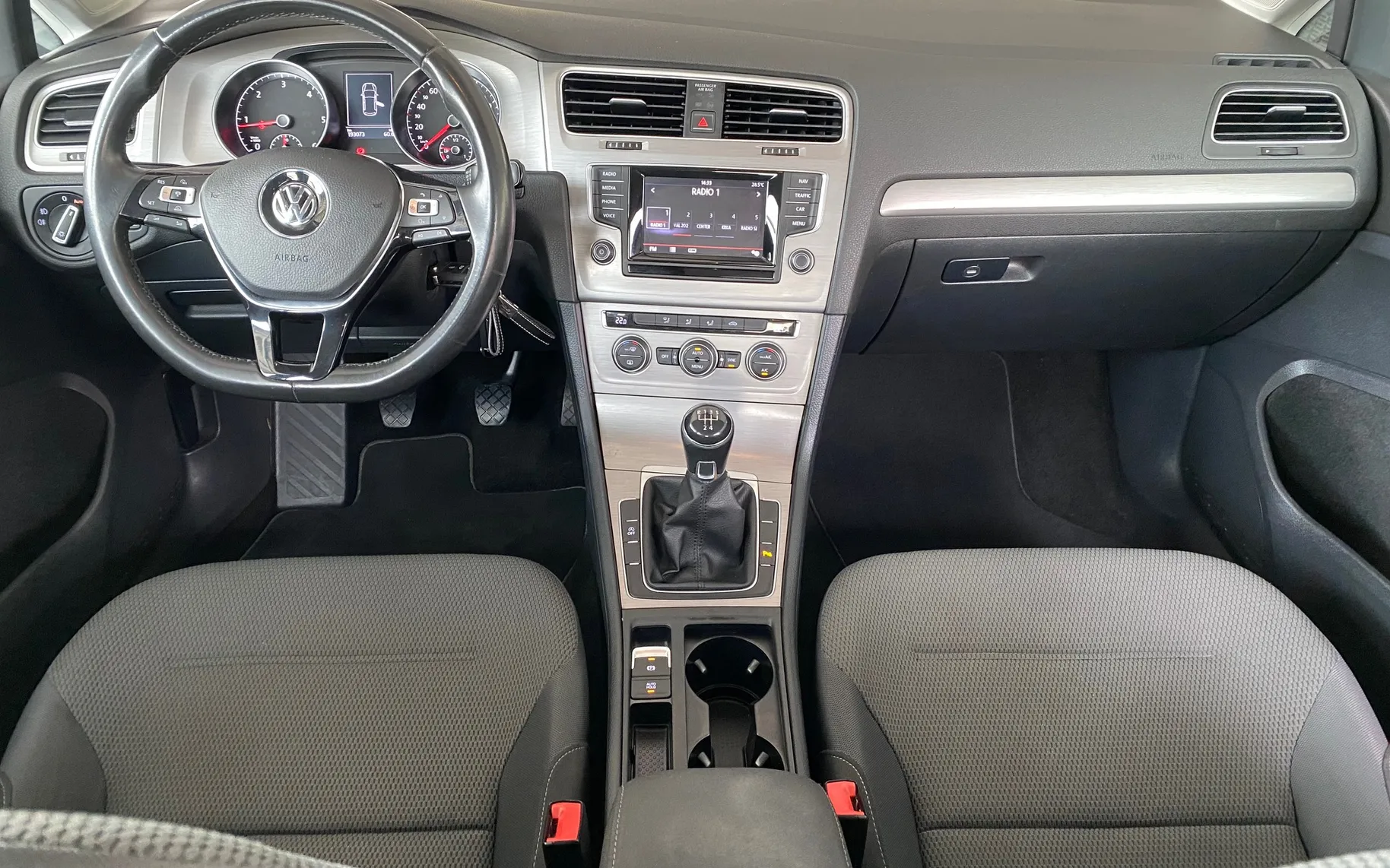 Notranja slika - Volkswagen Golf - Golf - 15