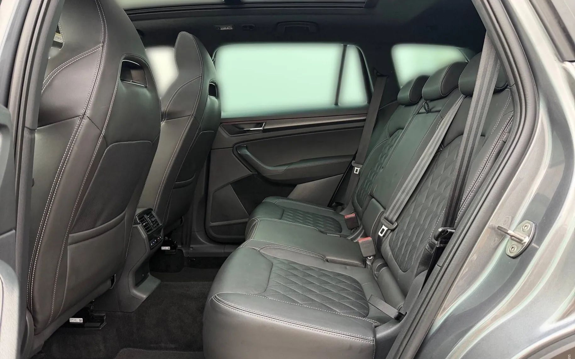 Notranja slika - Škoda Kodiaq - Sportline 2.0 TDI 110kW DSG-Panorama-Matrix-Usnje - 11