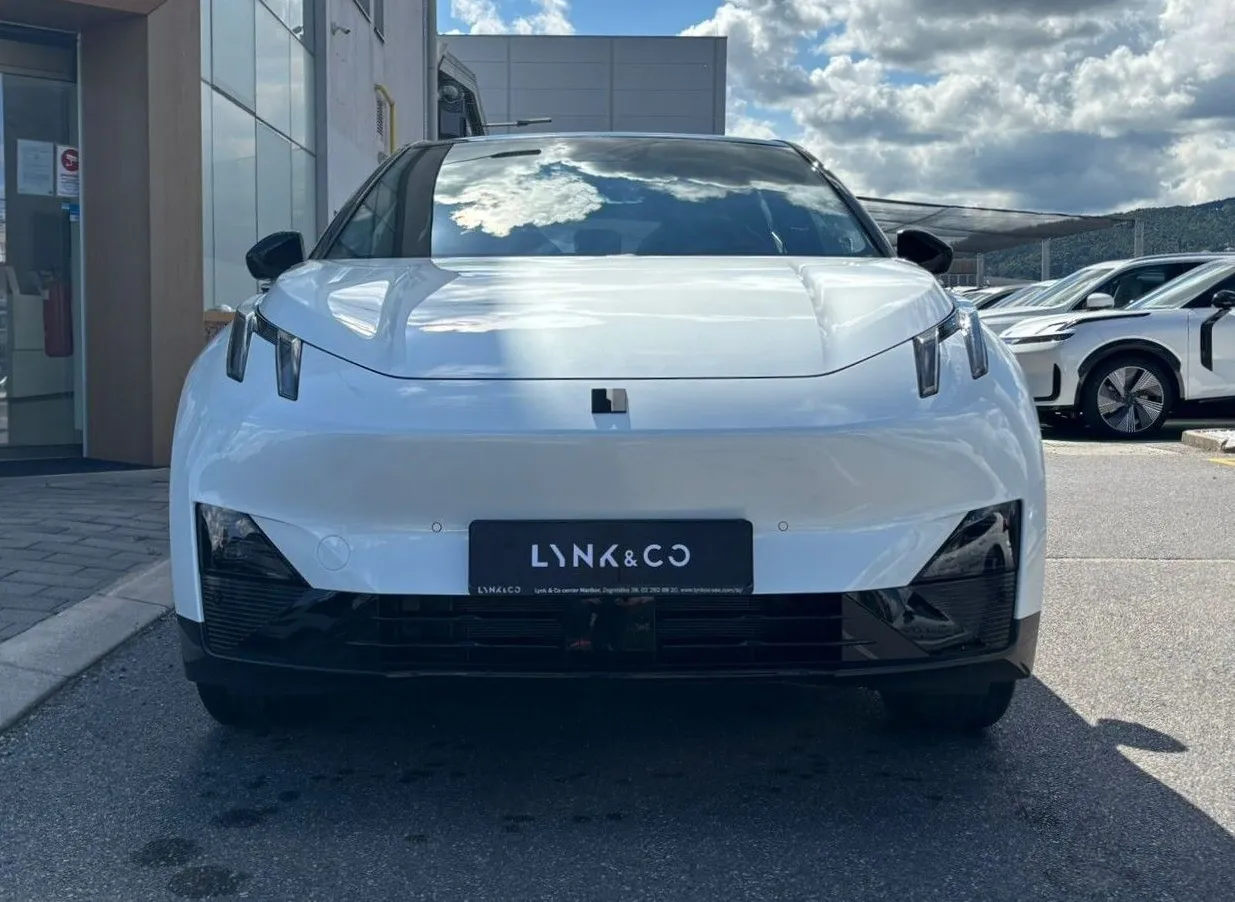 Zunanja slika - Lynk & Co 02 - CORE 66kWh - 2