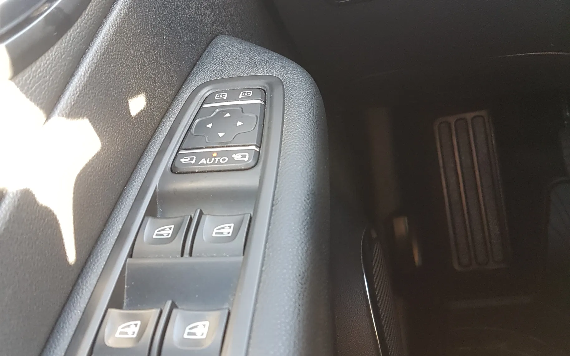 Zunanja slika - Renault Captur - TCe 130 Intens - SLO - 1. LASTNIK - 8