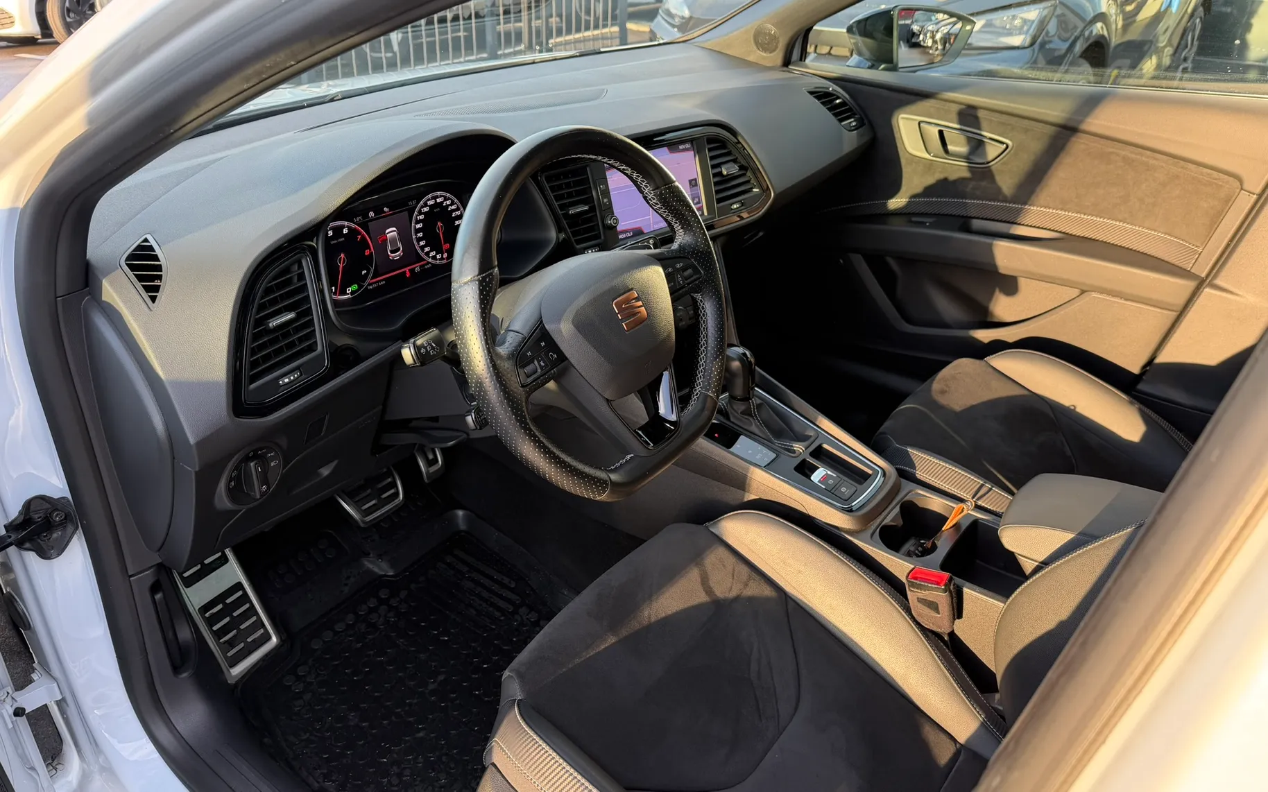 Zunanja slika - Seat Leon - 2.0 TSI 221KW DSG CUPRA ST 4WD - 7