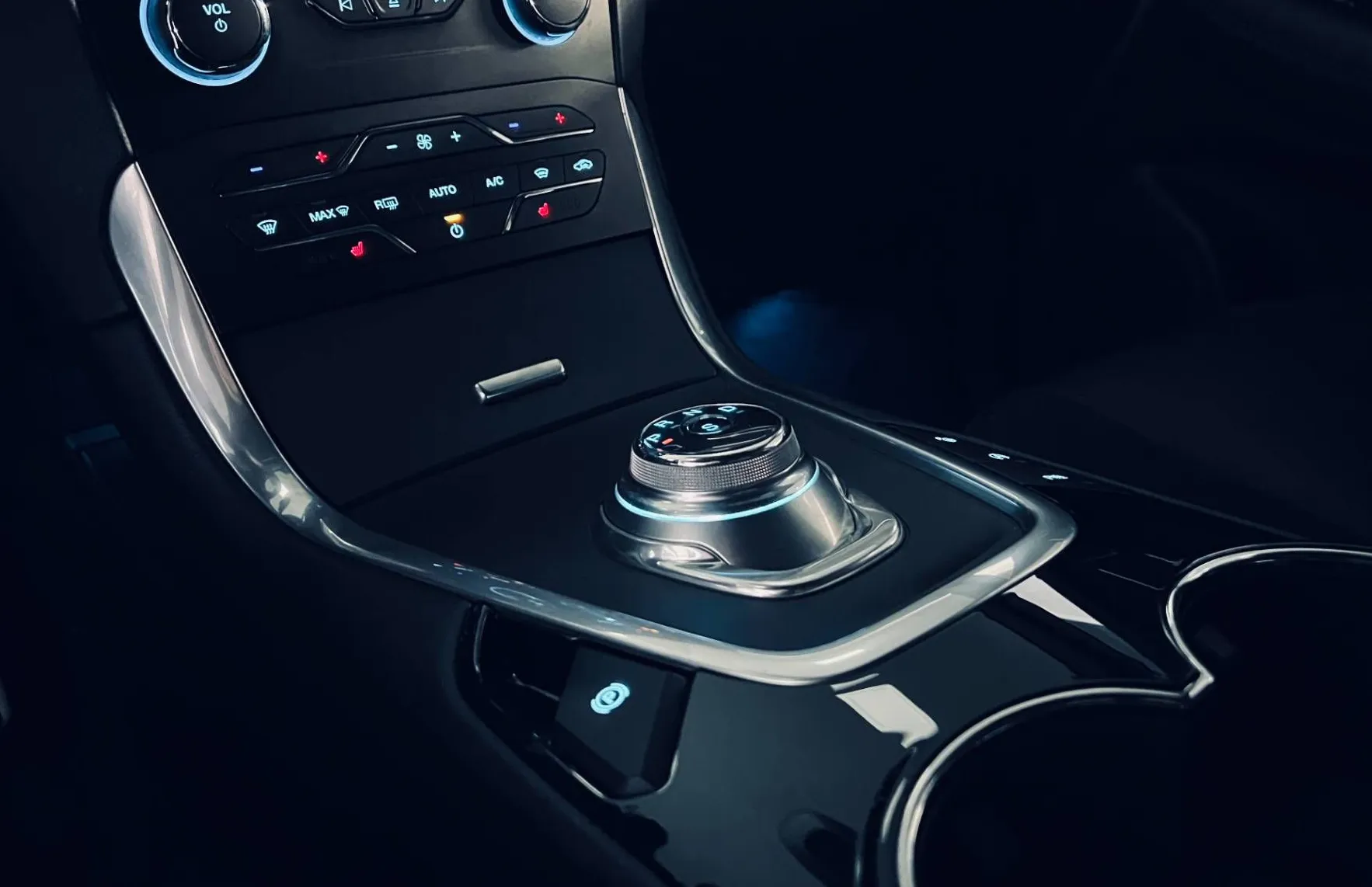 Zunanja slika - Ford S-MAX - 2.0 11OkW FWD ST-Line-KAMERA-GRETJE SED VOL... - 12
