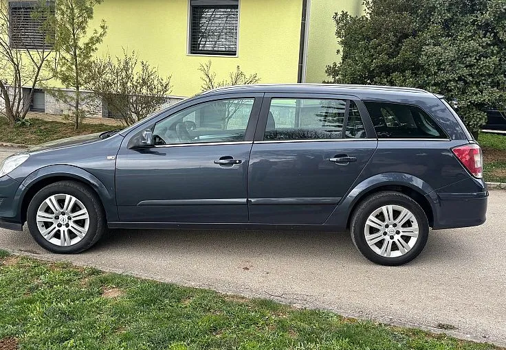 Zunanja slika - Opel Astra - Karavan 1.7 CDTI Cosmo - 8