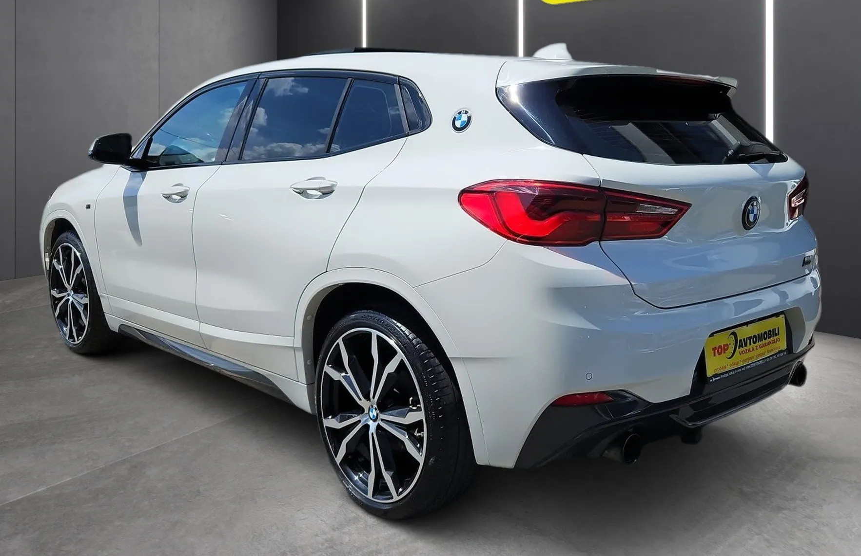 Zunanja slika - BMW X2 - serija :  xDrive18d M Sport FULL LED PANORAMA - 4