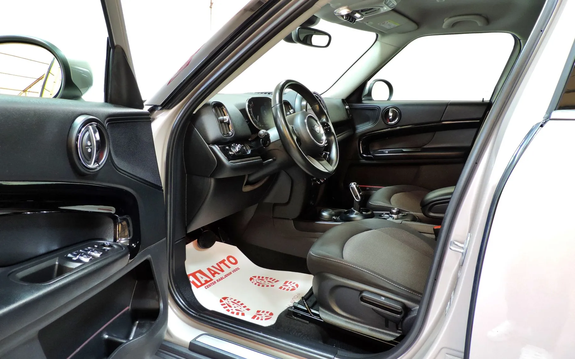 Zunanja slika - MINI Countryman - Cooper 2.0 D 150 Avt. LED-KAMERA-KEYLESS - 10