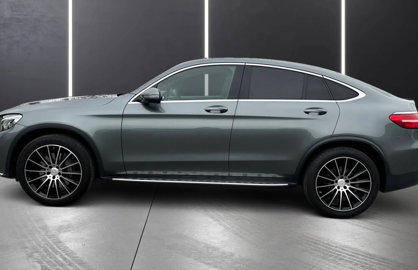 Zunanja slika - Mercedes-Benz GLC-Razred - GLC coupe 250 4-MATIC AMG LINE ZRAČNO ACC 360°KAM LINE ASI.. - 4