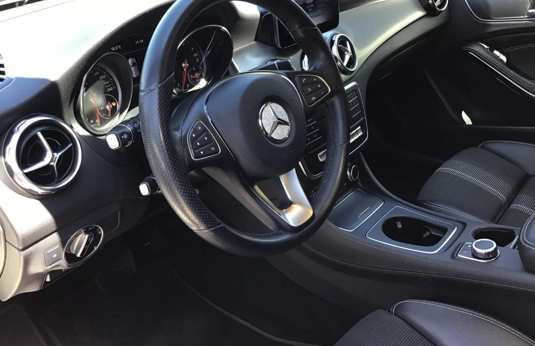 Zunanja slika - Mercedes-Benz GLA-Razred - GLA 180 Urban Avt. - 9