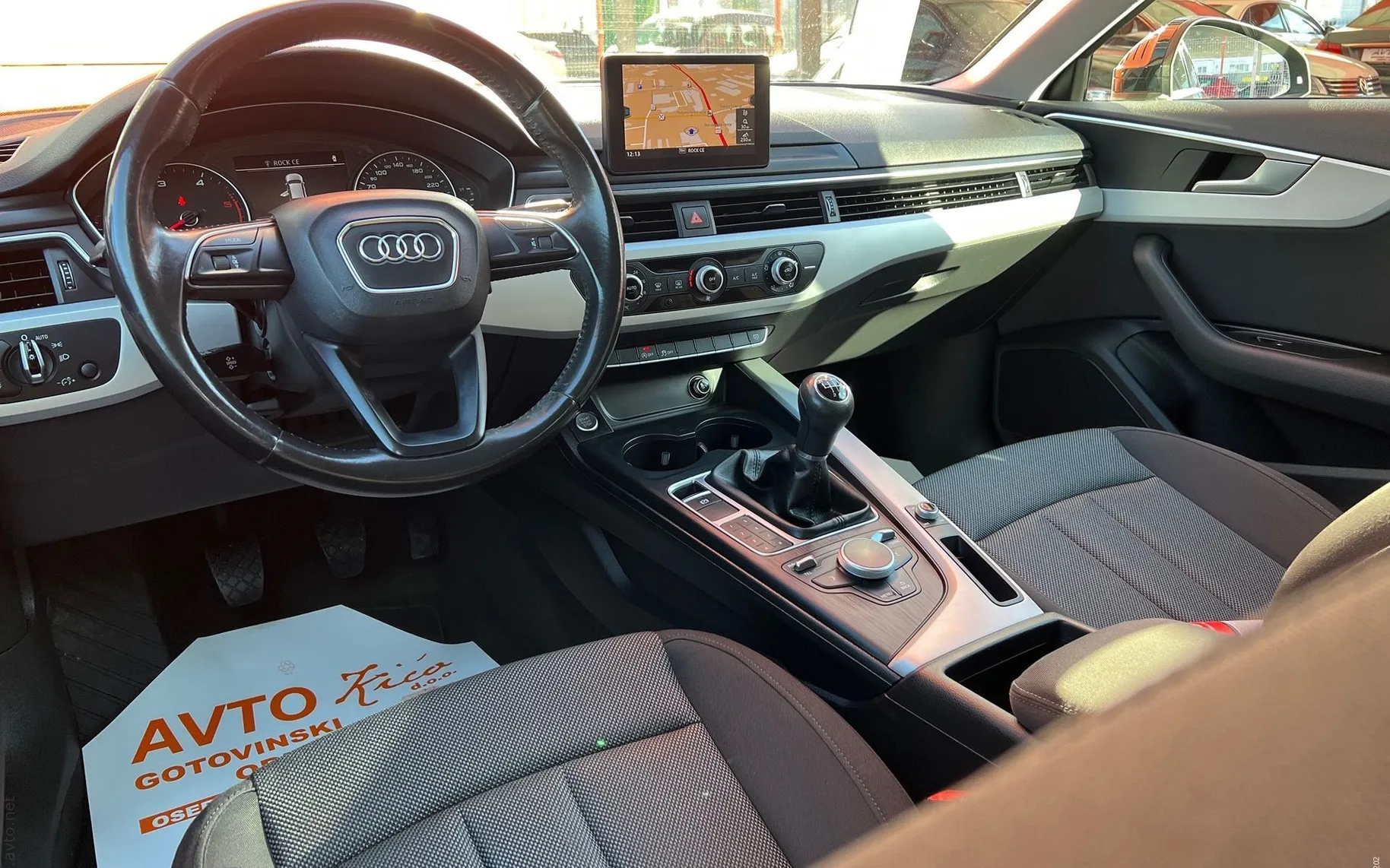 Notranja slika - Audi A4 Avant - 2.0 TDI-BI-XENON-LED-NAVIGACIJA-PDC-TEMPOMAT... - 9