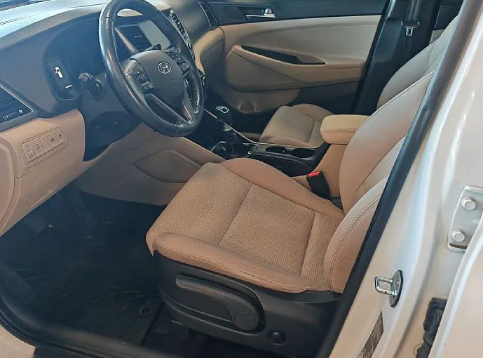Zunanja slika - Hyundai Tucson - 1.7 CRDi°°2.Lastnik°°SLO°°Kamera°°Servisiran - 8