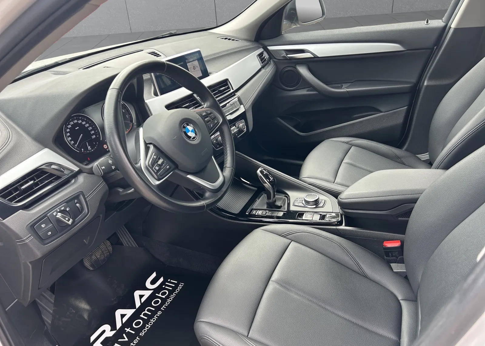 Zunanja slika - BMW X2 - 18I SDRIVE - 6