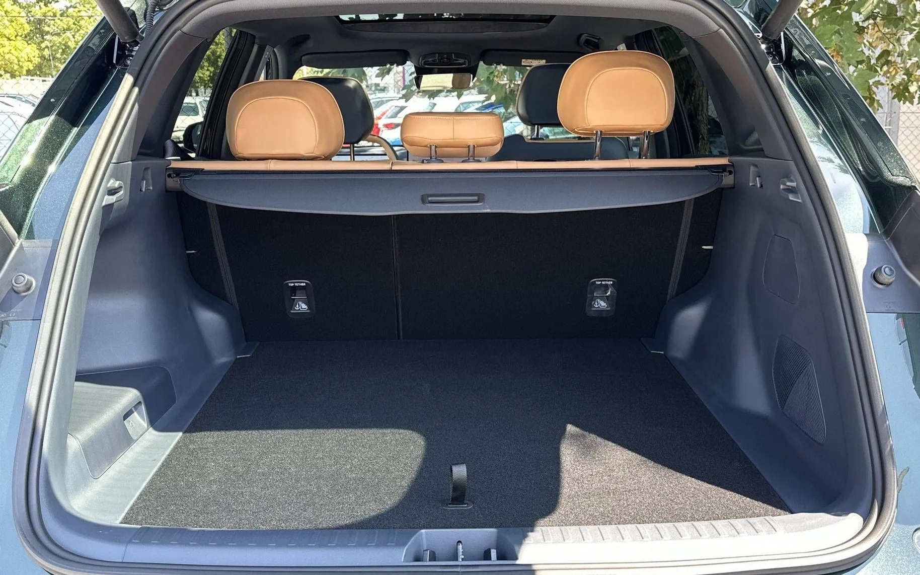 Notranja slika - Geely StarRay EM-i - Plug-In Hybrid 1.5 Max Avt. - 12