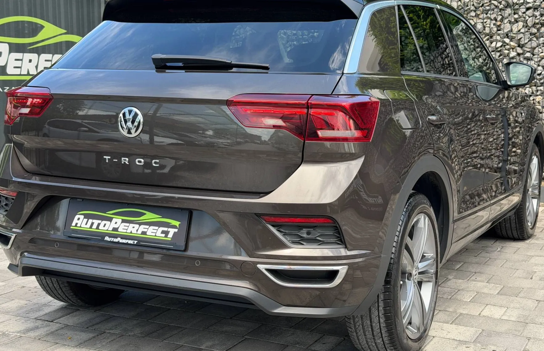 Zunanja slika - Volkswagen T-Roc - 1.5 TSI|R-Line|Virtual|ACC|PotrjenaServ.|... - 6