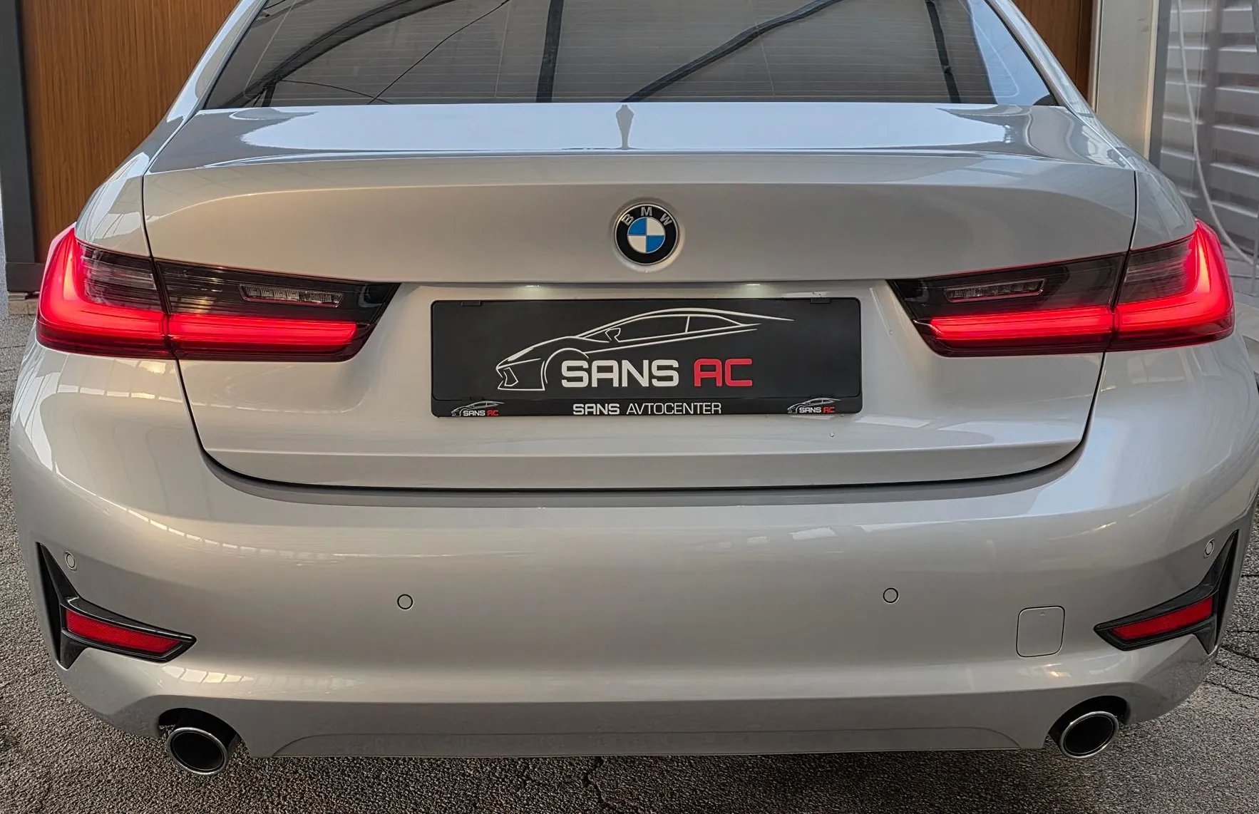 Zunanja slika - BMW Serija 3 - : 318d - LINE ASSIST - USNJE - FUL LED - TEMPOM4T - 4