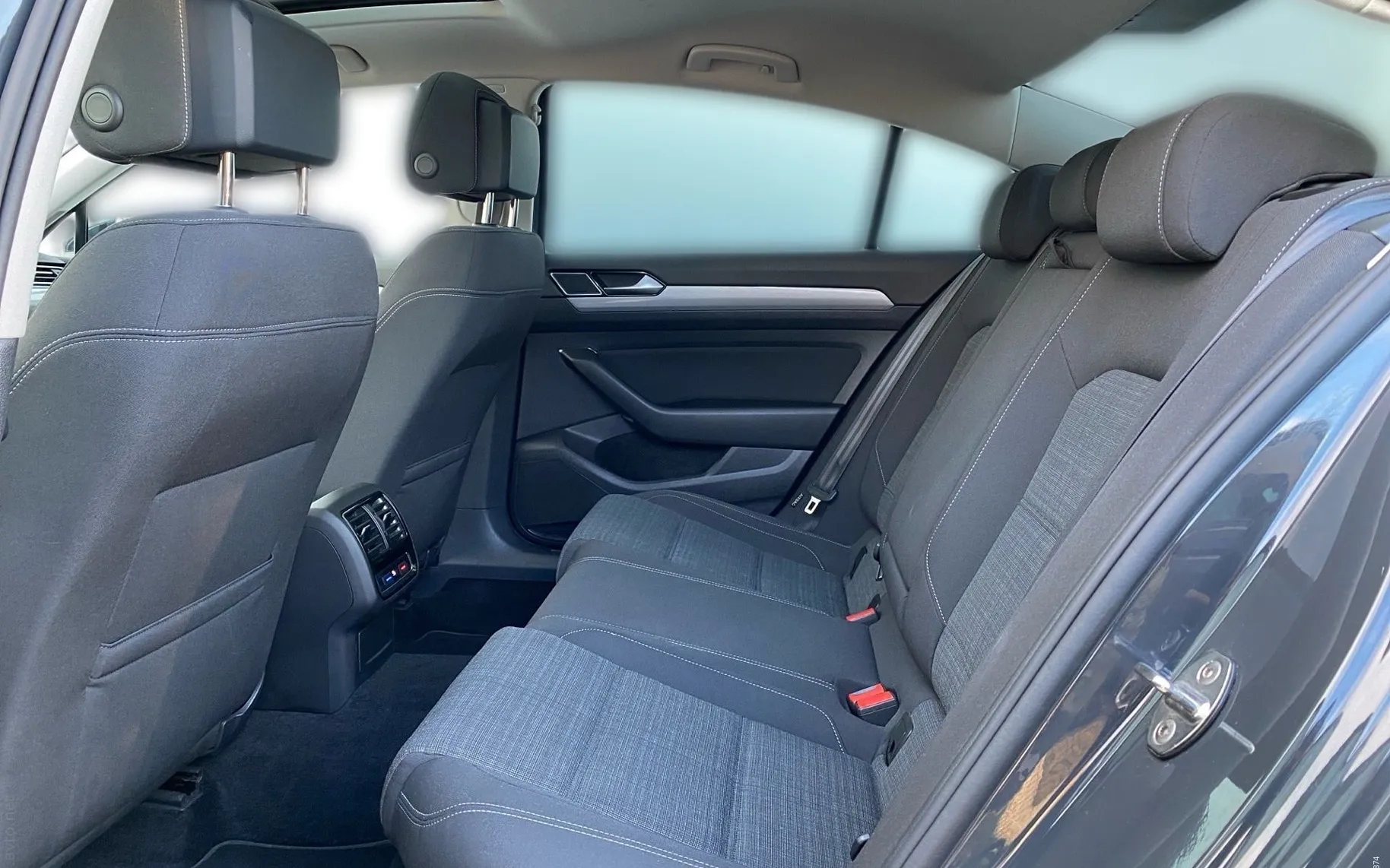Notranja slika - Volkswagen Passat - 2.0 TDI BMT SCR Business avt.-Panorama-LED-Kamera - 11