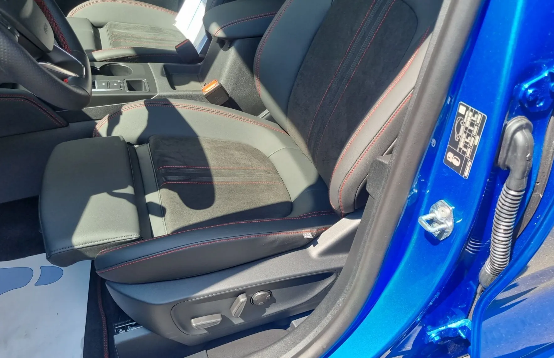 Zunanja slika - Ford Kuga - St-Line X 1.5 EcoBoost 186KM A8 - 17