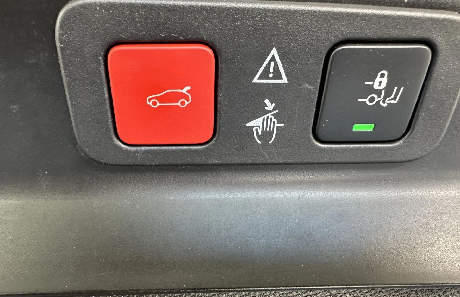Zunanja slika - Peugeot 5008 - 1.2  96 KW.GT Line Avt..USNJE.NAVI.VELIKI SERVIS - 20