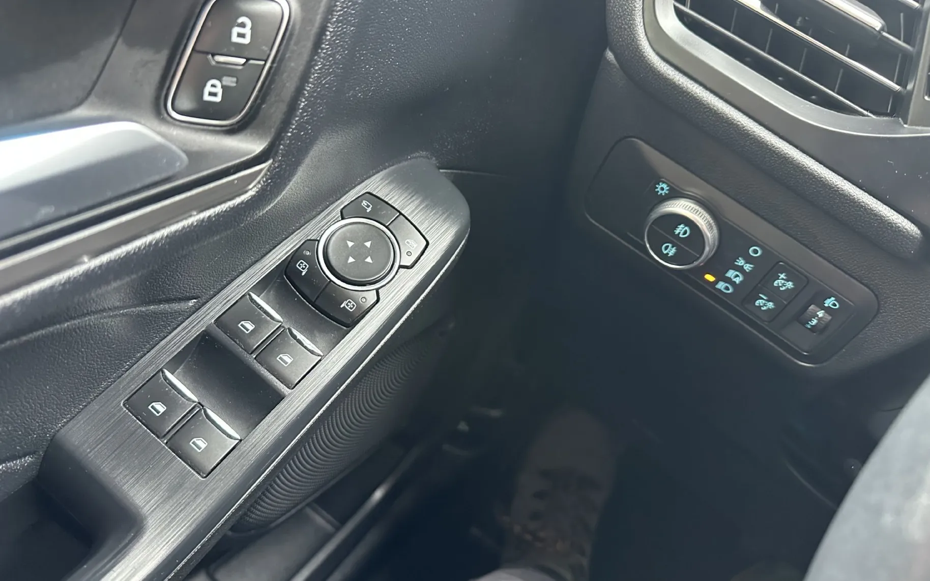 Zunanja slika - Ford Kuga - 2.5 190CV BVA6.KAMERA.NAVI.LED.ALU.2022.140 kw - 9