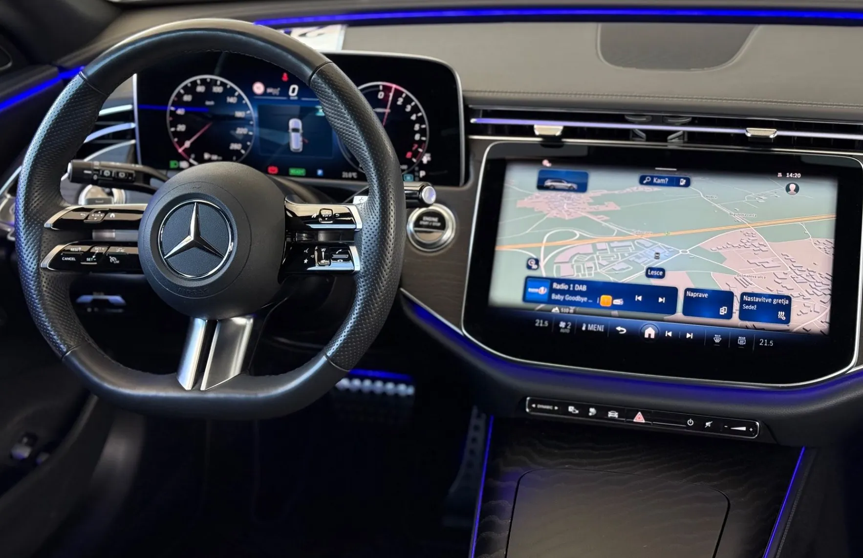 Zunanja slika - Mercedes-Benz E-Razred - 300e T AMG LINE - 12