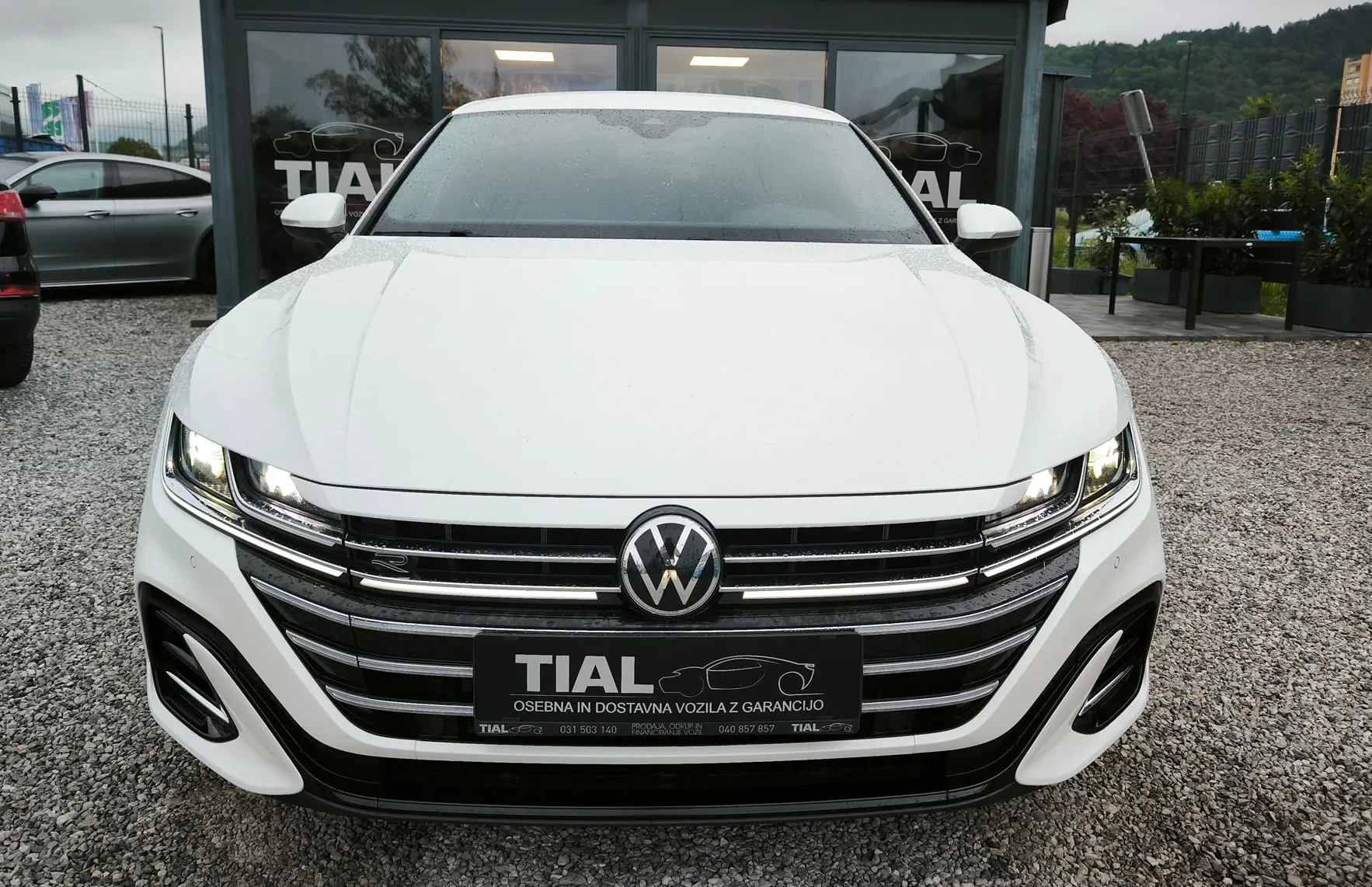 Zunanja slika - VW Arteon - Shooting Brake 2.0 TDI R-LINE-DSG-RECARO-200HP-VIRT-PERL-N - 2
