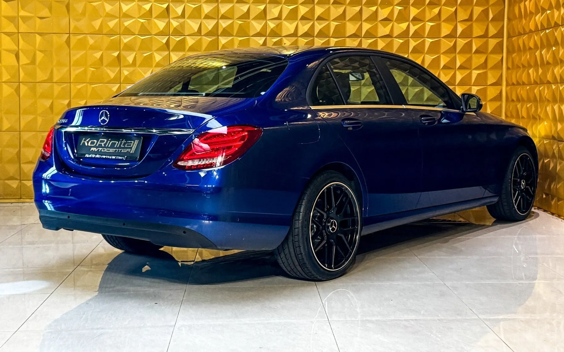 Notranja slika - Mercedes-Benz C-Razred - C 220 d  - NAVI-TEMP - 10