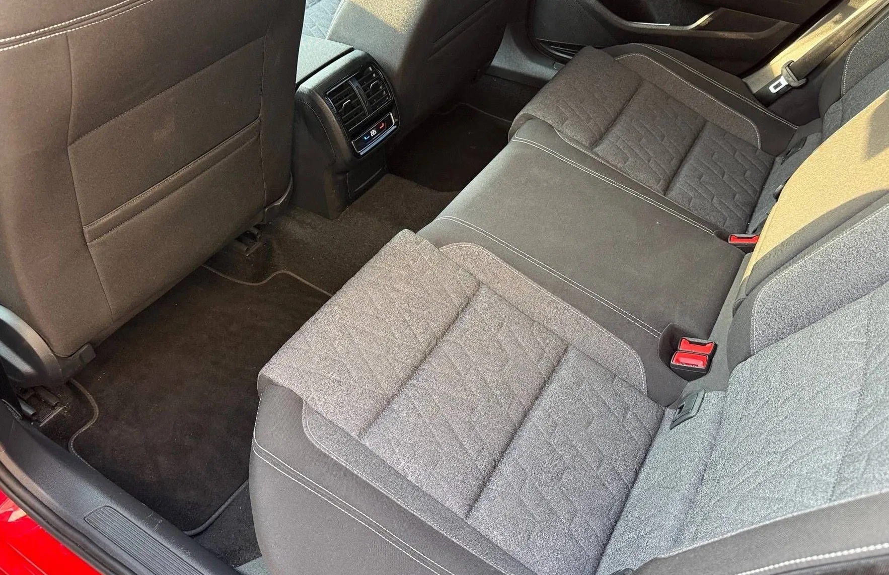 Zunanja slika - VW Passat - Variant 2.0 TDI AUT KEYLESS KAMERA RADAR VIRTUAL NAVI - 19