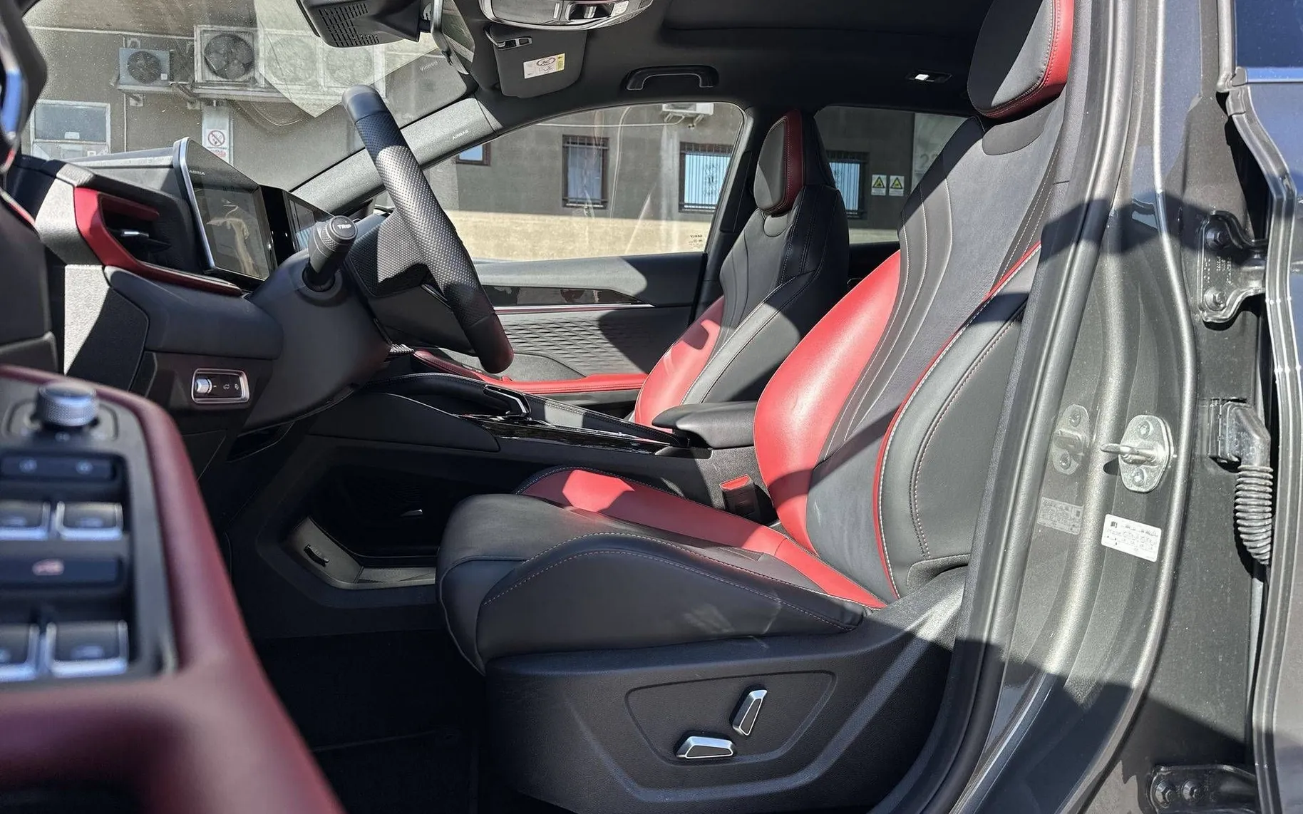 Notranja slika - Geely CoolRay - 1.5 TD GF - 10