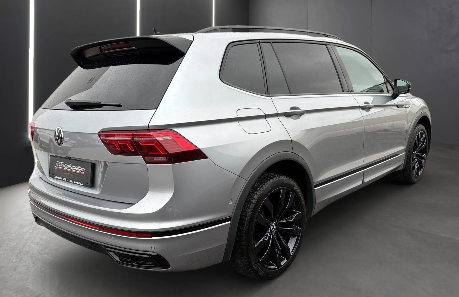 Zunanja slika - VW Tiguan Allspace - 2.0 TDI 4MOTION R-Line-SLO-Panorama-DCC-Mrtvi kot - 3