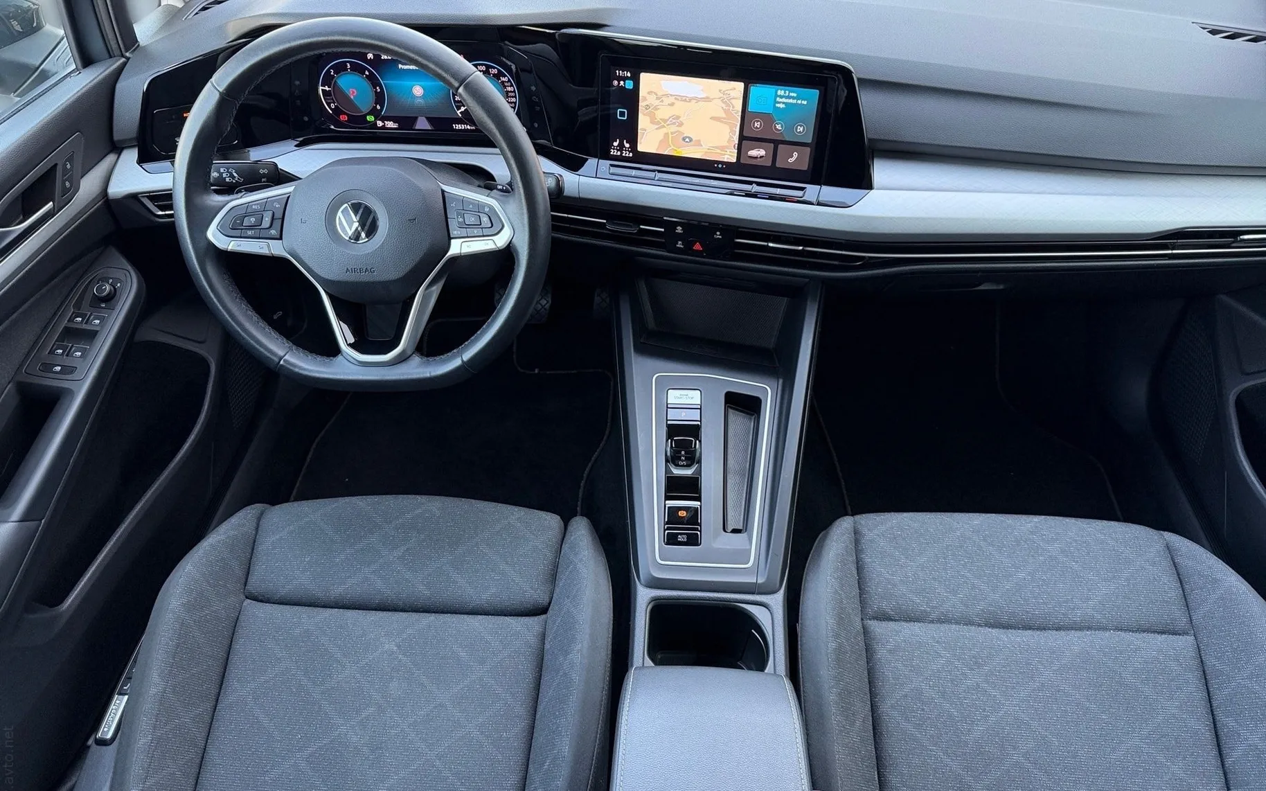 Notranja slika - Volkswagen Golf - 2.0 TDI BMT Life DSG-LED-ACC-PDC-Vzv.kamera-Masaža - 10