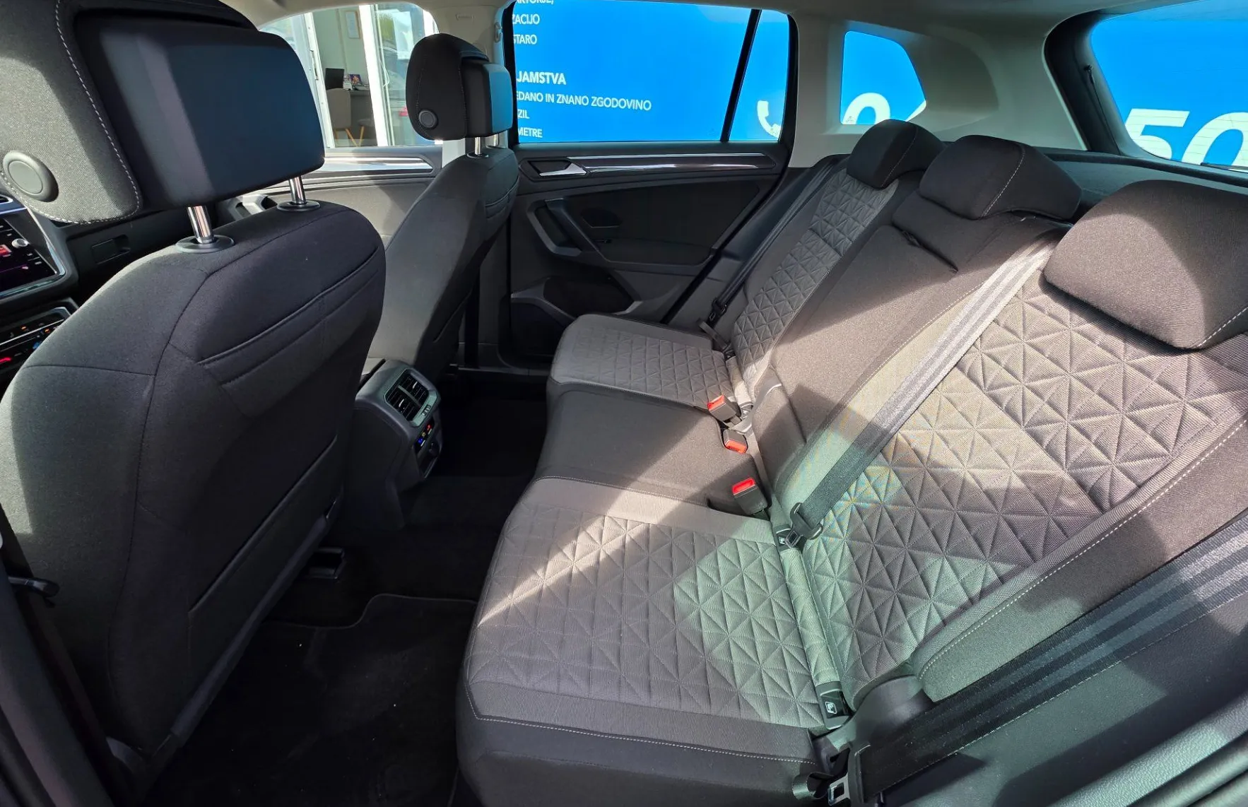 Zunanja slika - Volkswagen Tiguan - 2.0 TDI BMT Life DSG. oprema v opombah - 12