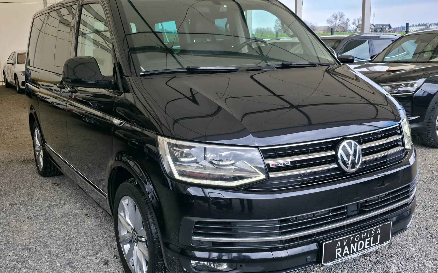 Zunanja slika - Volkswagen Multivan - T6 2.0 TDI Highline 4Motion - 1