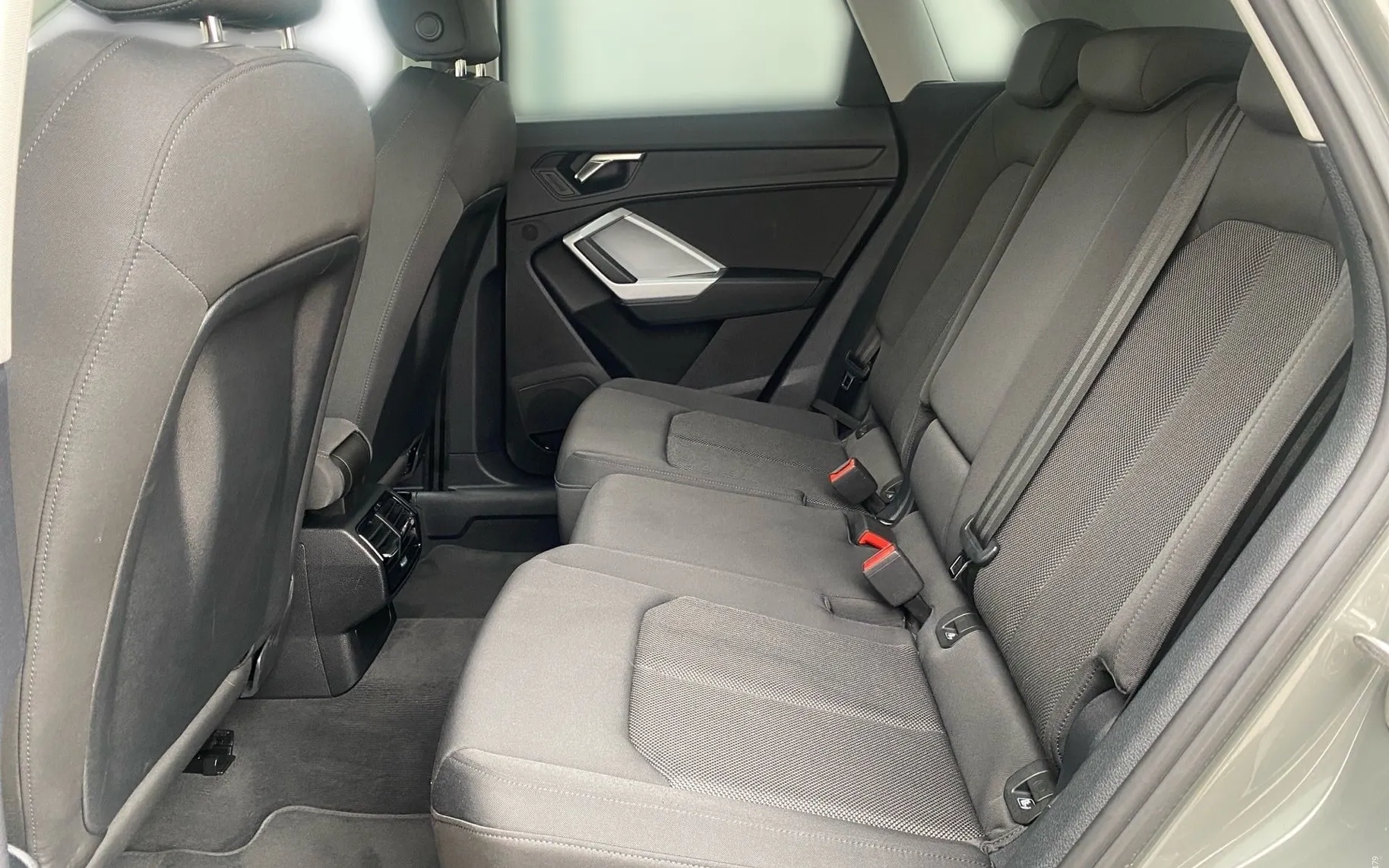 Notranja slika - Audi Q3 - 35 TFSI S tronic Advanced - 11