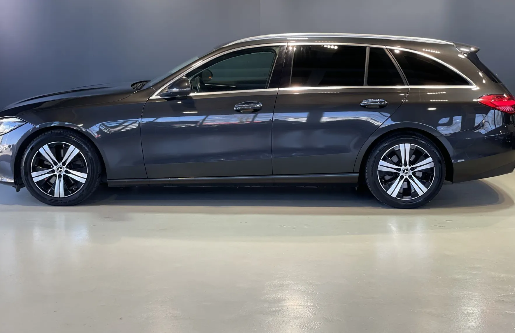 Zunanja slika - Mercedes-Benz C-Razred - NAVI-RADAR-LANE-LED-USNJE-AMBIENT-ALU-KAMERA - 5